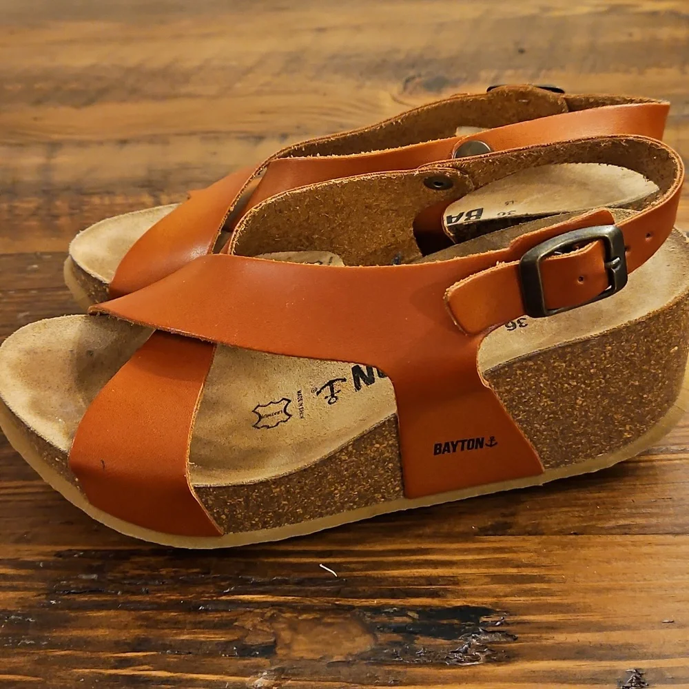 BAYTON LEATHER WEDGE SANDALS